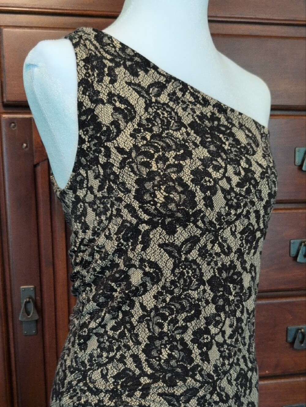 Michael Kors One-Shoulder Black Lace overlay Look  Dress With Scruched SideSeams - Picture 6 of 9